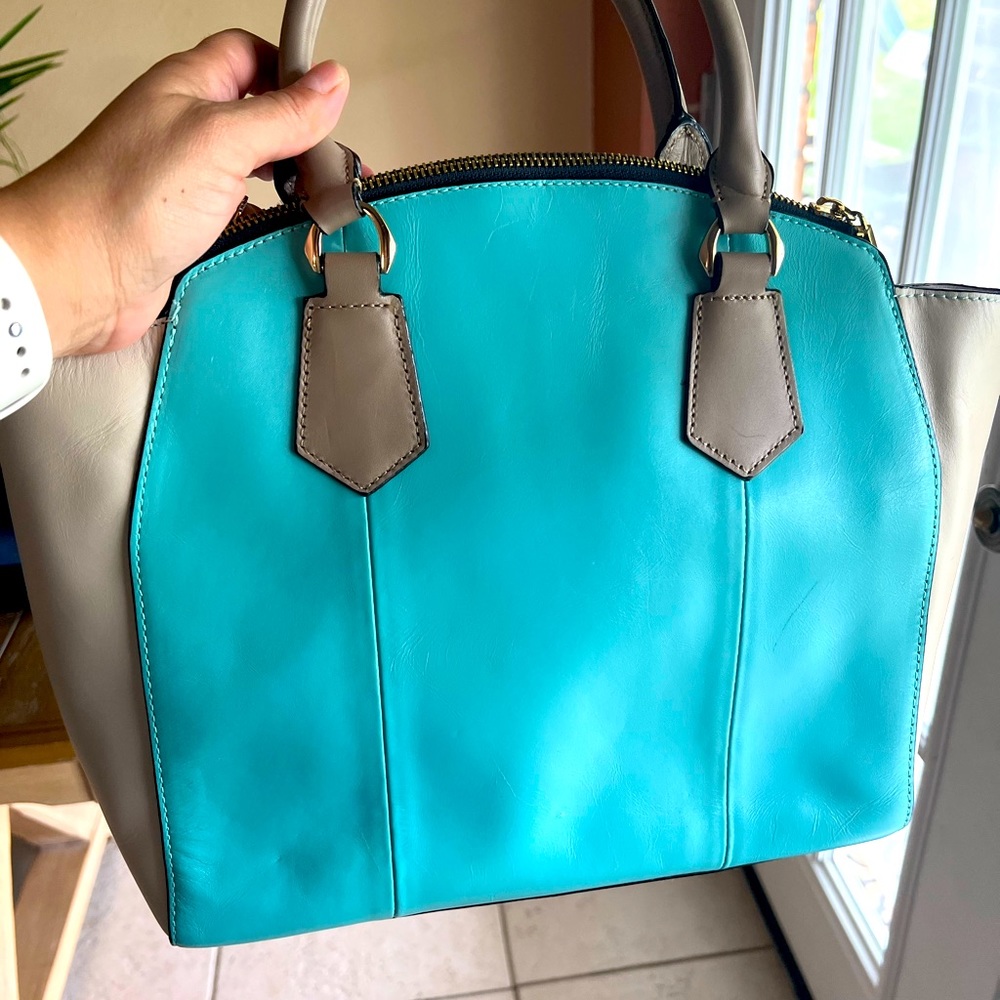 Antonio Melani Medium purse!